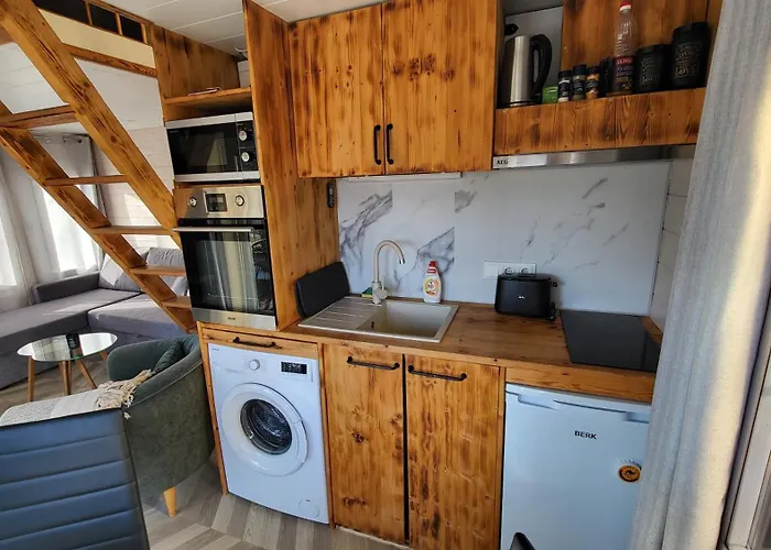 Tiny House Near Viljandi Lake